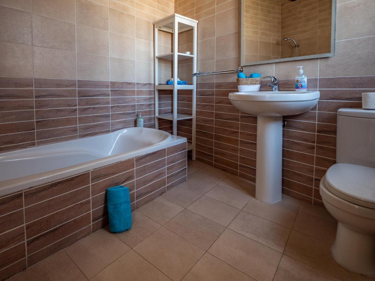 250 Yo Tal-Bambinu Boutique Farmhouse Xagħra Eksteriør bilde